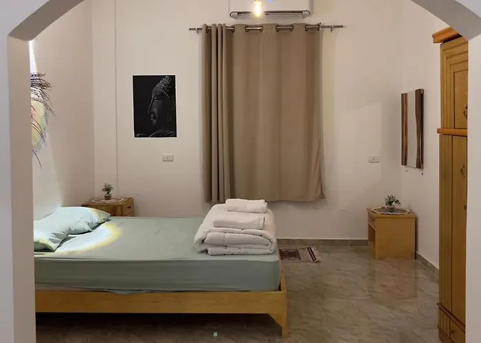 The Threekeys Cozy Retreat Steps From The Sea In Asala Apartment *