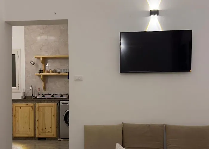 Apartment The Threekeys Cozy Retreat Steps From The Sea In Asala